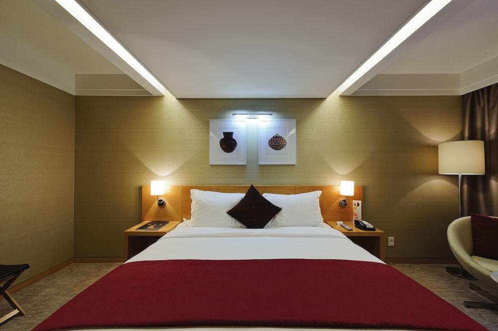 De Convencoes De Talatona Hotel Luanda Luaran gambar