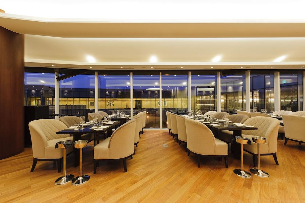 De Convencoes De Talatona Hotel Luanda Luaran gambar