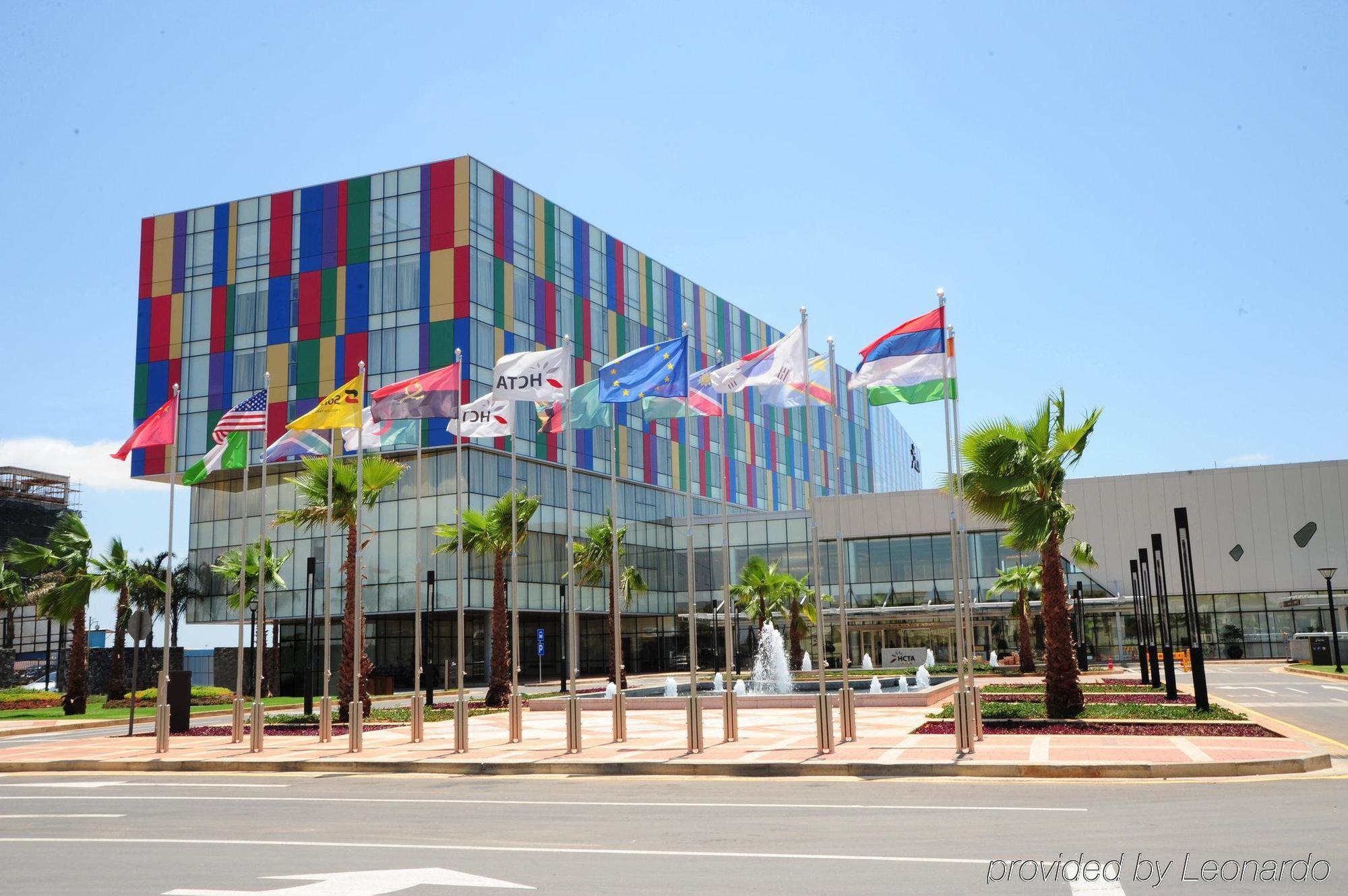 De Convencoes De Talatona Hotel Luanda Luaran gambar