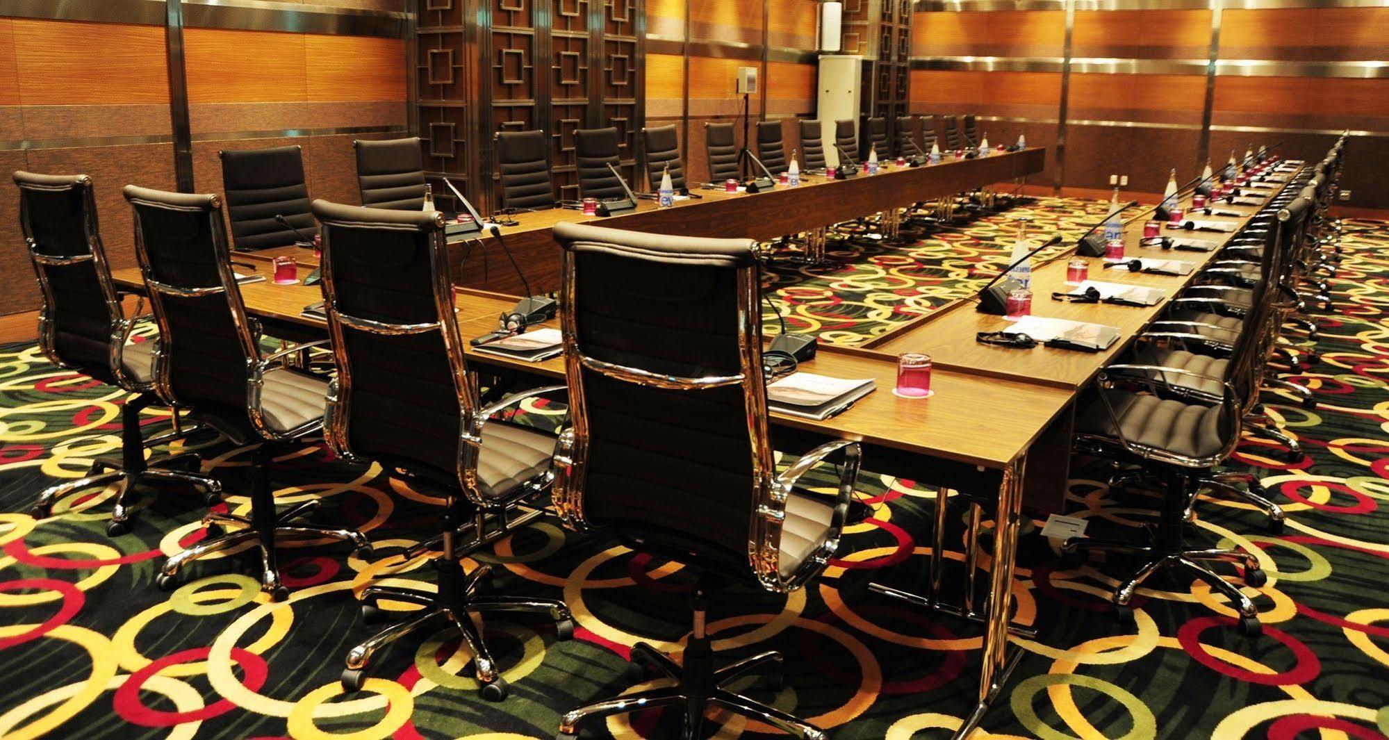 De Convencoes De Talatona Hotel Luanda Luaran gambar