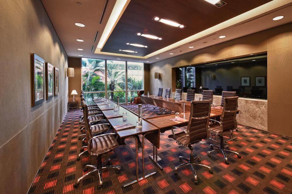 De Convencoes De Talatona Hotel Luanda Luaran gambar